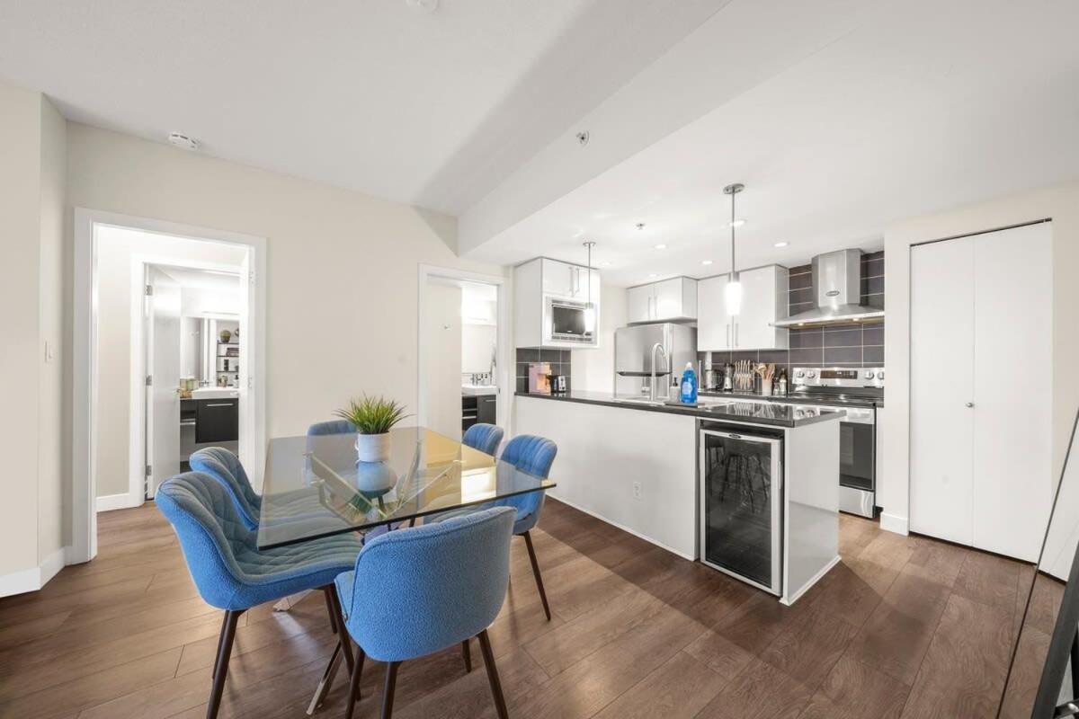 Dazzling Condo By Stadium Downtown With Free Parking Vancouver Buitenkant foto