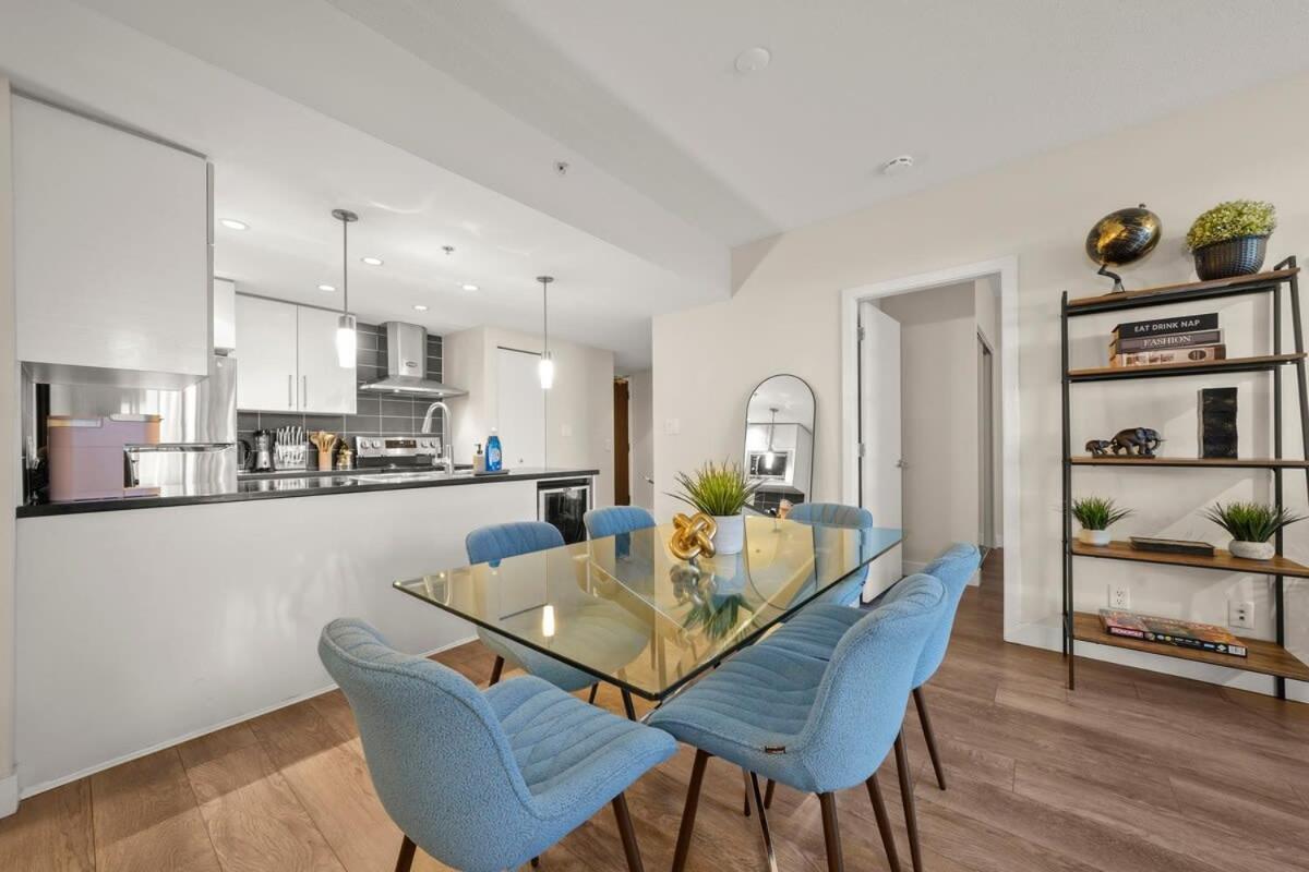 Dazzling Condo By Stadium Downtown With Free Parking Vancouver Buitenkant foto