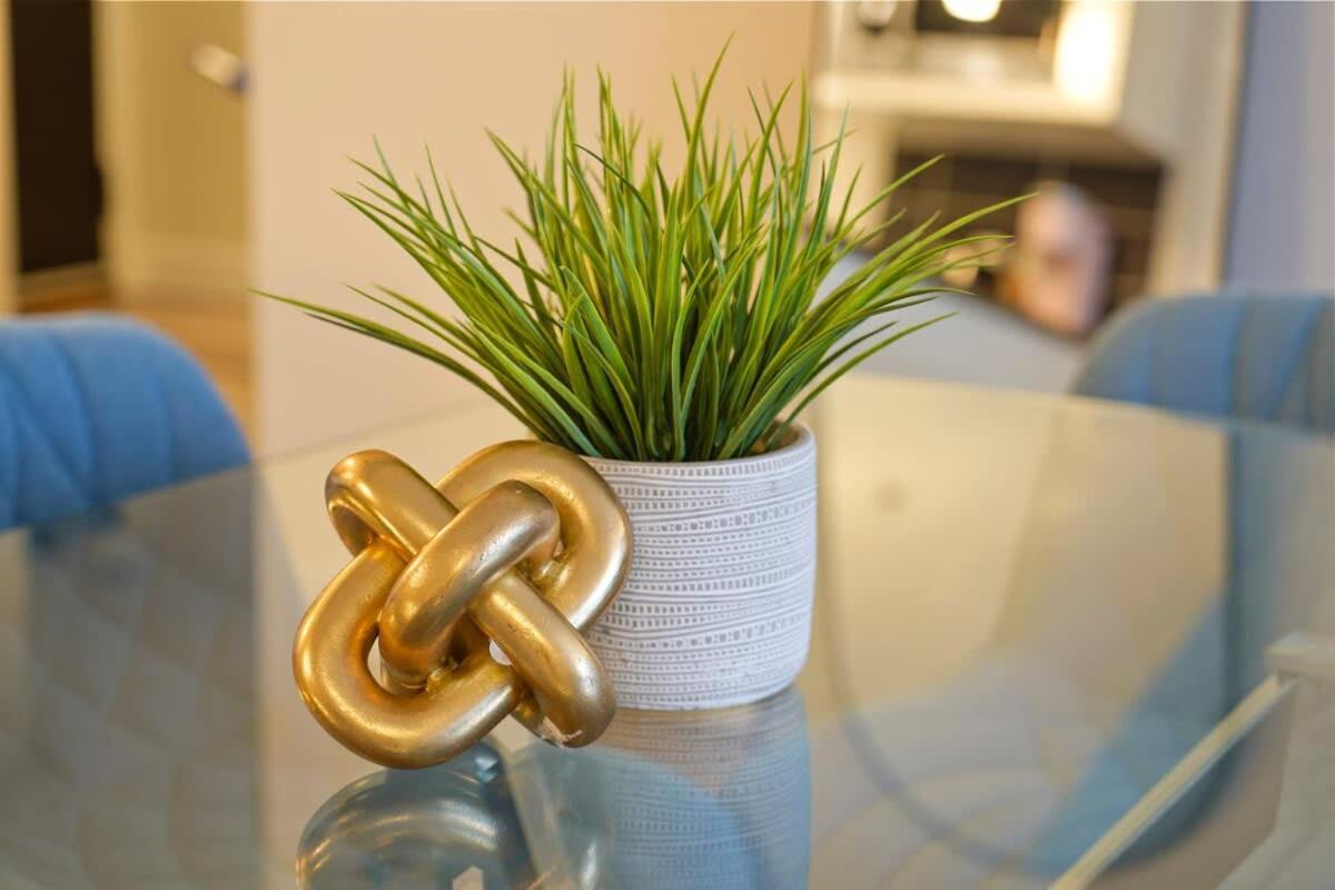 Dazzling Condo By Stadium Downtown With Free Parking Vancouver Buitenkant foto