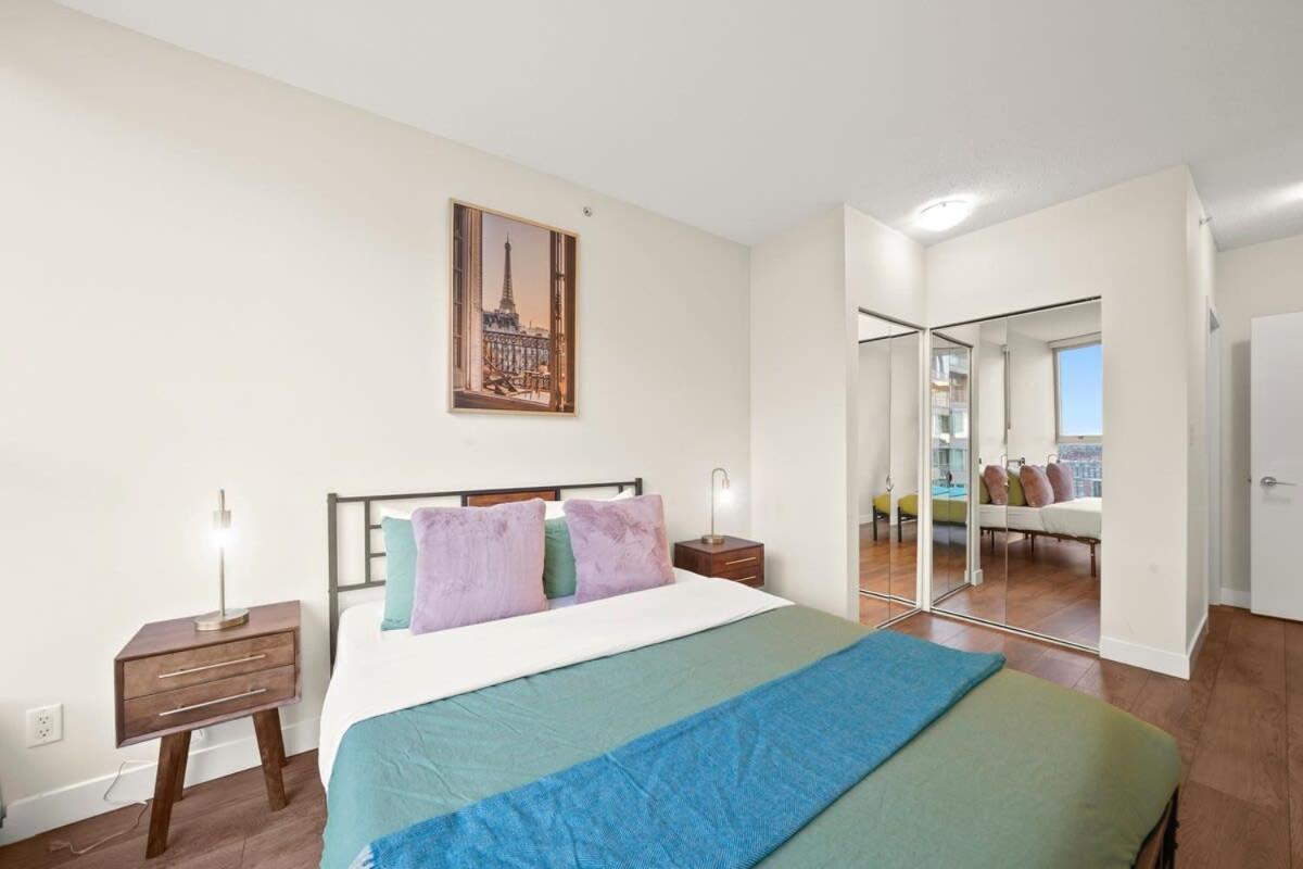 Dazzling Condo By Stadium Downtown With Free Parking Vancouver Buitenkant foto