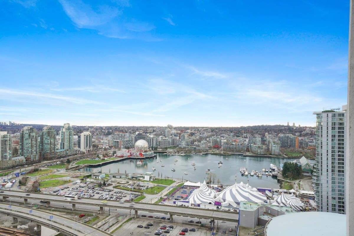 Dazzling Condo By Stadium Downtown With Free Parking Vancouver Buitenkant foto